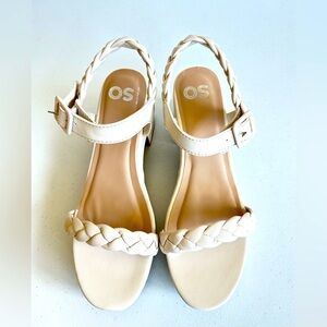 SO Brielle ivory chunky heel Size 9.5